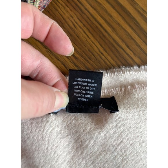 Marcus Adler New York woman’s cream scarf with silver dots and fringe - Picture 4 of 6